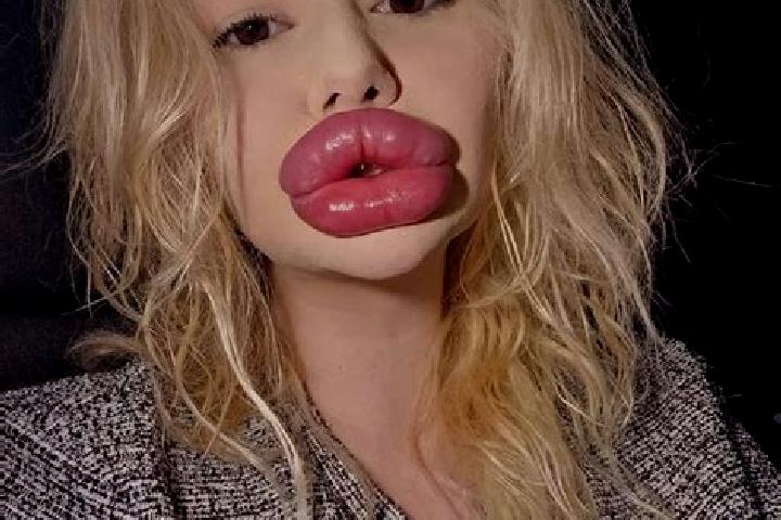 Sadie, 37, a red blue-eyed european companion based in Ubay. Offering Duos, CIM, A-Level. Available for incall and outcall, day and evening dates.