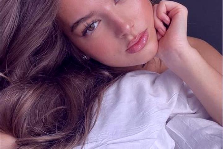 Sadie, 38, a dark blonde hazel-eyed latina companion based in Nyungcung. Offering Overnight, Fetish, GFE. Available for incall and outcall, overnight booking...