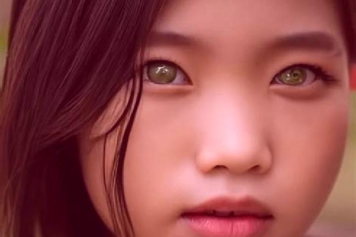 Sadie, 39, a auburn green-eyed asian companion based in Analipsi. Offering Dinner Date, Travel Companion, BDSM, CIM. Available for incall and outcall, day an...