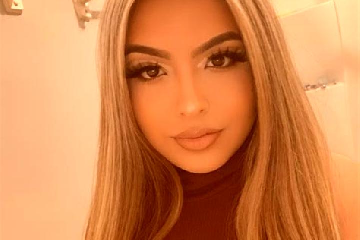 Sadie, 39, a blonde dark-eyed latina companion based in New Milton. Offering A-Level, Erotic Massage, Duos. Available for incall and outcall, overnight booki...