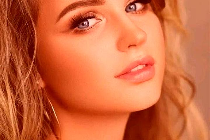 Sadie, 39, a dark blonde blue-eyed mediterranean companion based in Mailing. Offering Tantra, Erotic Massage, BDSM, Deep French Kissing. Available for incall...