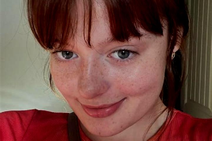 Sadie, 39, a red green-eyed caucasian companion based in Kurmur. Offering Erotic Massage, Prostate Massage, Dinner Date, GFE, Domination. Available for incal...