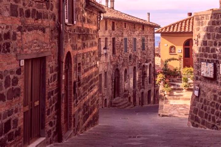 Sadie, 39 — Escort in Radicofani, Italy
