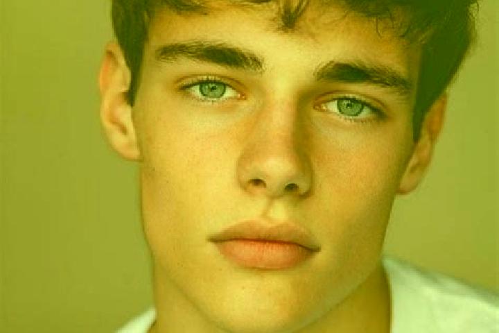 Sage, 20, a black brown-eyed caucasian companion based in Sales. Offering Deep French Kissing, Fetish, Girlfriend Experience. Available for incall and outcal...