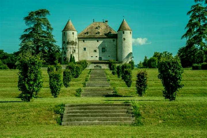 Sage, 20 — Escort in Lully, France