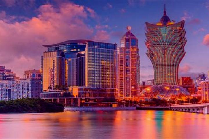 Sage, 20 — Escort in Macau, France