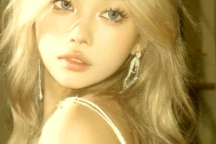 Sage, 21, a blonde blue-eyed asian companion based in Nara-shi. Offering Erotic Massage, OWO. Available for incall and outcall, day and evening dates.