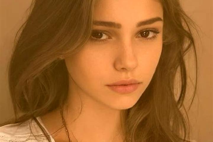Sage, 21, a chestnut hazel-eyed slavic companion based in Sao Joao da Pesqueira. Offering Striptease, Deep French Kissing, Tantra. Available for incall and o...