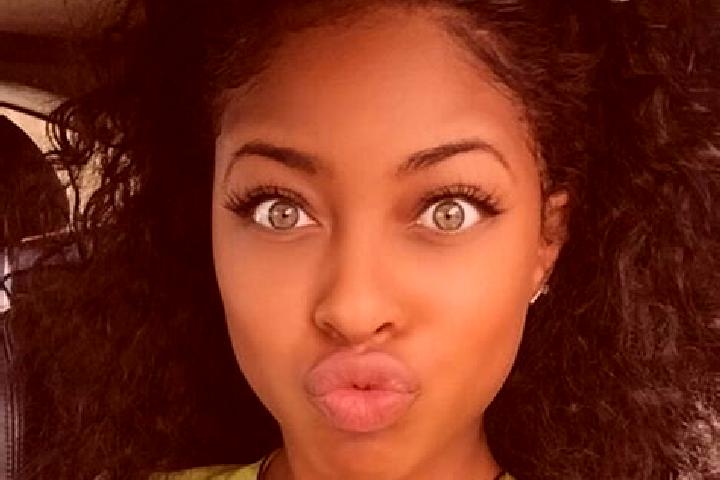 Sage, 21, a dark blonde green-eyed ebony companion based in General Carneiro. Offering OWO, Girlfriend Experience, Dinner Date. Available for incall and outc...