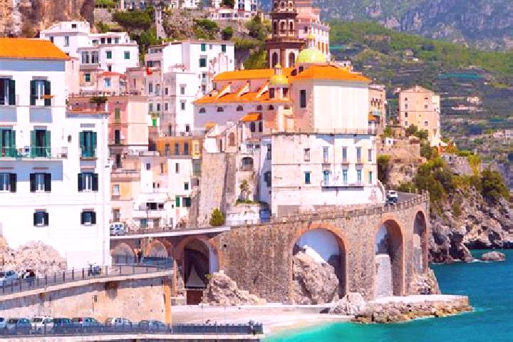 Sage, 21 — Escort in Camporinaldo, Italy