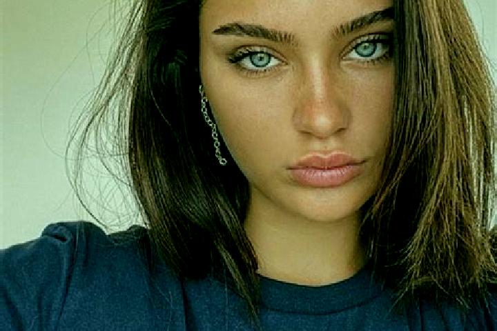 Sage, 23, a auburn brown-eyed mixed companion based in Saint-Georges. Offering Travel Companion, Domination, Party Girl, A-Level. Available for incall and ou...