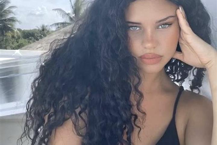 Sage, 23, a black grey-eyed latina companion based in Bucerdea-Granoasa. Offering CIM, Domination, Travel Companion, Deep French Kissing, Duos. Available for...