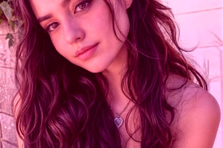 Sage, 23, a brunette hazel-eyed mediterranean companion based in Franklin Square. Offering A-Level, Duos, Erotic Massage, OWO. Available for incall and outca...