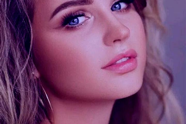 Sage, 23, a dark blonde blue-eyed middle eastern companion based in Warburton. Offering Striptease, 69, BDSM, GFE, Prostate Massage. Available for incall and...