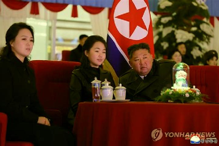 Sage, 23 — Escort in Hukkyo-ri, North Korea
