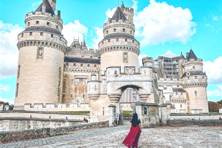 Sage, 23 — Escort in Pierrefonds, France