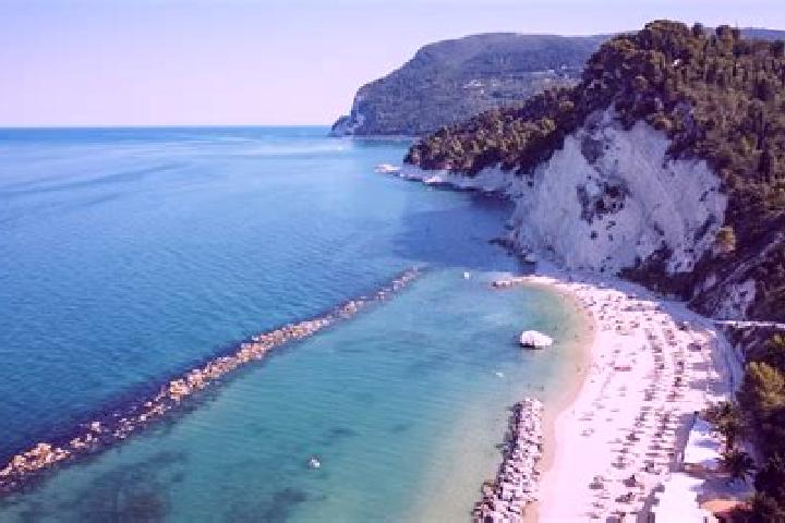 Sage, 24 — Escort in Caccamo, Italy