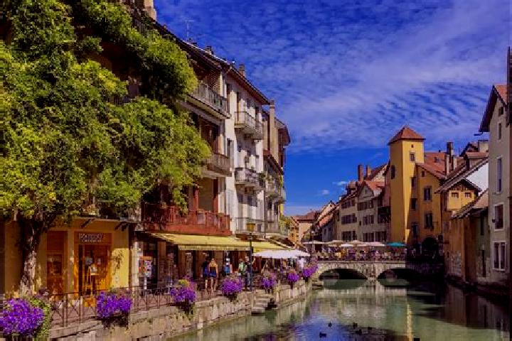 Sage, 24 — Escort in Evans, France