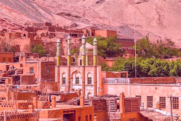 Sage, 25 — Escort in Kashgar, China