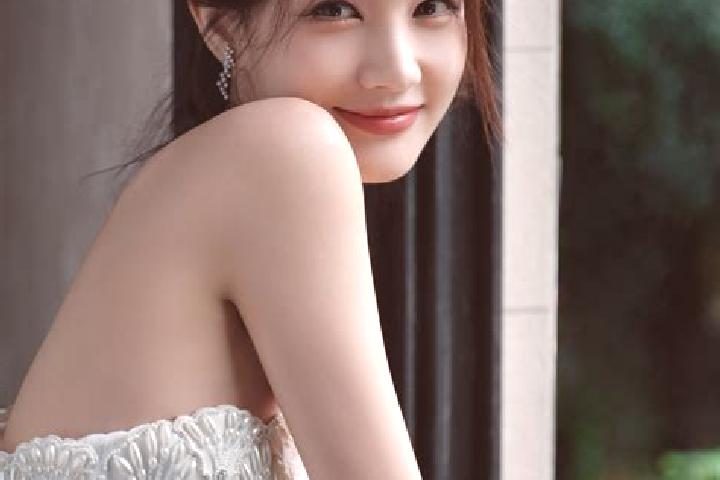 Sage, 25 — Escort in Yitong, China