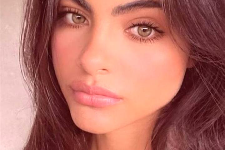 Sage, 27, a black green-eyed indian companion based in Glatten. Offering GFE, Erotic Massage, Travel Companion, Couples, Domination. Available for incall and...