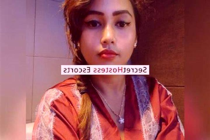 Sage, 28, a dark blonde blue-eyed caribbean companion based in Luetgendortmund. Offering Travel Companion, CIM, Fetish, 69. Available for incall and outcall,...