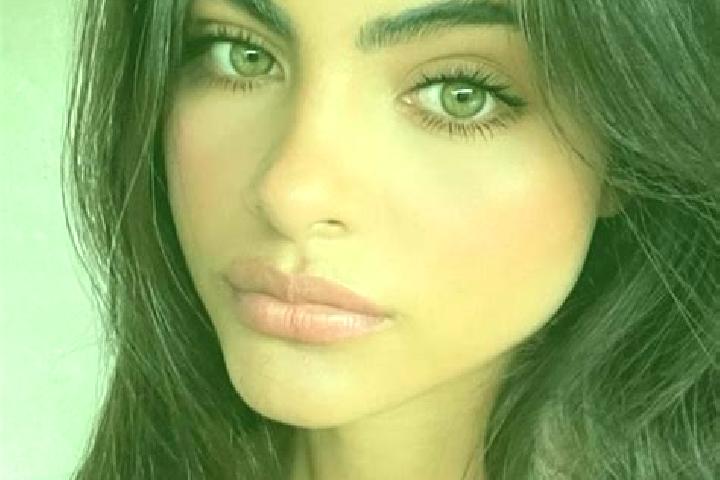 Sage, 29, a brunette dark-eyed indian companion based in Bel Ombre. Offering Roleplay, Party Girl, Tantra, Girlfriend Experience, Domination. Available for i...
