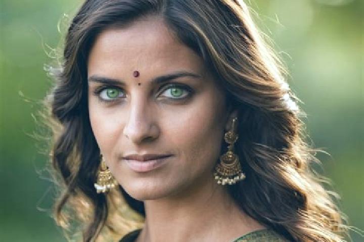 Sage, 30, a chestnut green-eyed indian companion based in Ascencion. Offering Couples, CIM, Striptease, Duos. Available for incall and outcall, overnight boo...