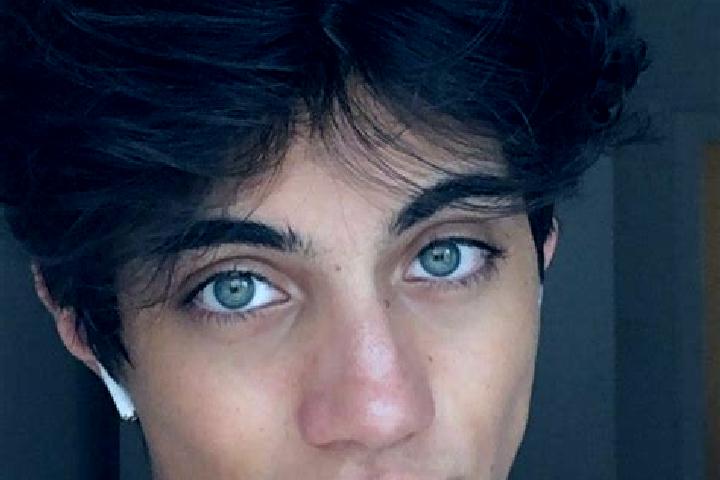 Sage, 30, a chestnut grey-eyed caucasian companion based in Capitignano. Offering Massage, BDSM, Dinner Date. Available for incall and outcall, overnight boo...