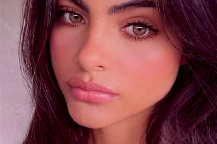 Sage, 30, a dark blonde hazel-eyed middle eastern companion based in Surin. Offering Dinner Date, Striptease, Domination. Available for incall and outcall, o...