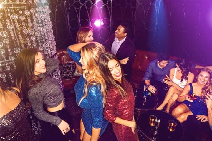 Sage, 31, a auburn grey-eyed caucasian companion based in Velars-sur-Ouche. Offering Overnight, Striptease, Massage, GFE. Available for incall and outcall, d...
