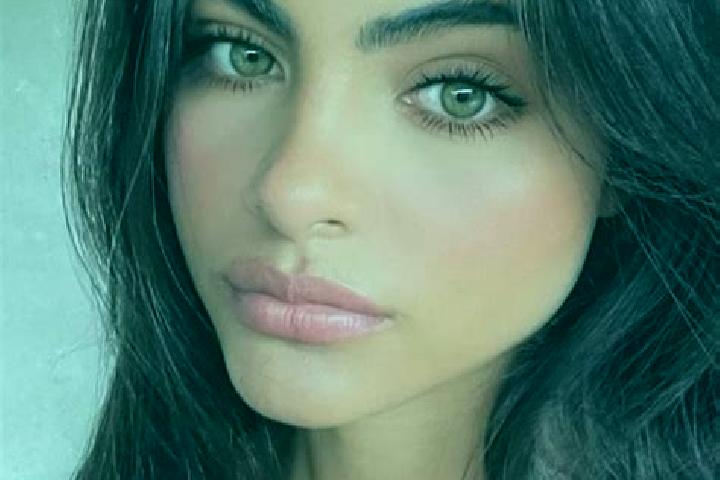 Sage, 31, a brunette green-eyed latina companion based in Shepetivka. Offering Couples, CIM, GFE. Available for incall and outcall, day and evening dates.