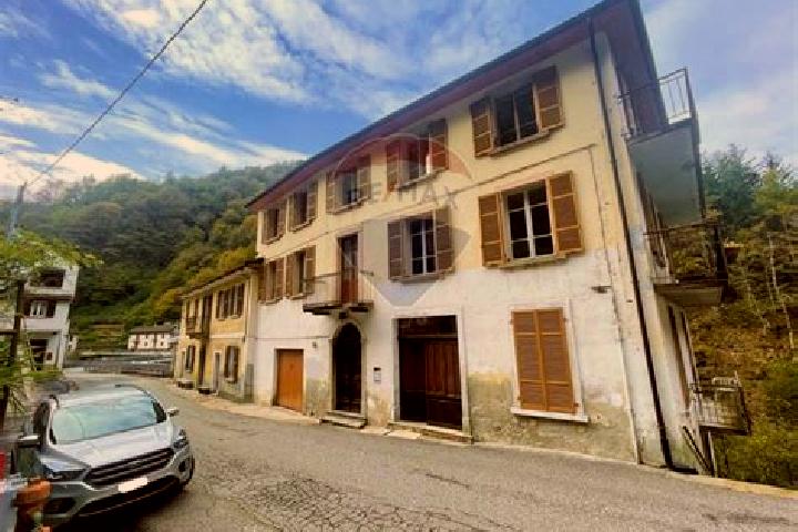 Sage, 31 — Escort in Cavaglio-Spoccia, Italy
