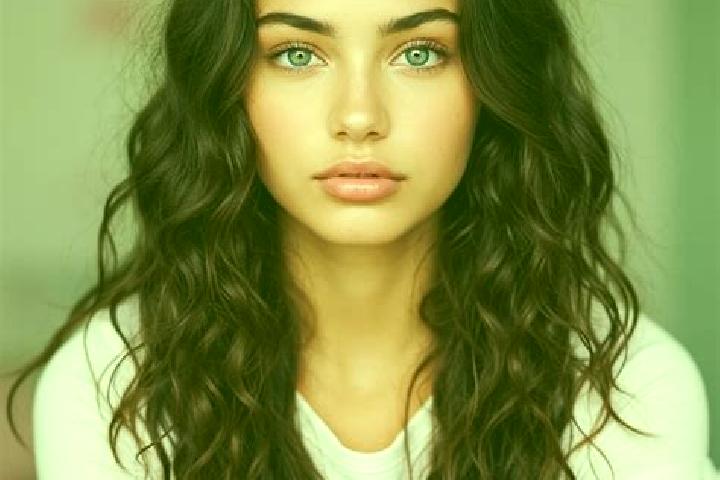 Sage, 33, a auburn amber-eyed mediterranean companion based in Yelwa. Offering Striptease, BDSM, GFE. Available for incall and outcall, overnight bookings av...