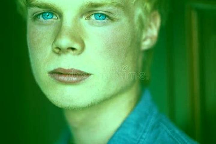 Sage, 33, a blonde blue-eyed caucasian companion based in Vrato. Offering Massage, Dinner Date, Striptease. Available for incall and outcall, day and evening...