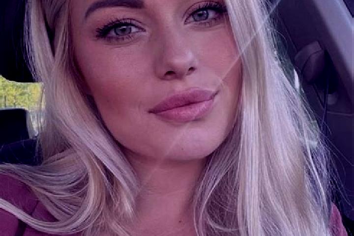 Sage, 33, a blonde hazel-eyed european companion based in Chazon. Offering Couples, Duos, 69. Available for incall and outcall, overnight bookings available.