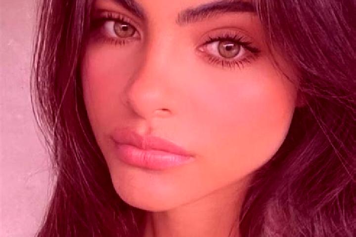 Sage, 33, a chestnut green-eyed indian companion based in Dikmen. Offering 69, Domination. Available for incall and outcall, overnight bookings available.