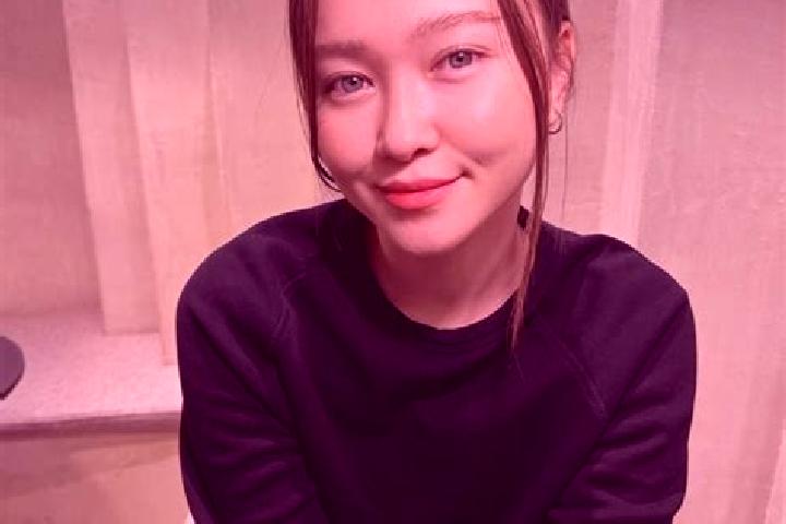 Sage, 34, a dark blonde blue-eyed asian companion based in Montabaur. Offering Roleplay, Travel Companion, Erotic Massage. Available for incall and outcall, ...