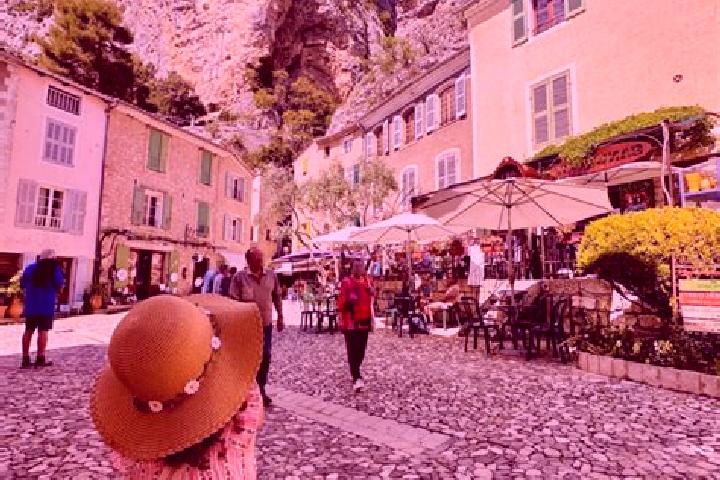 Sage, 34 — Escort in Moustiers-Sainte-Marie, France