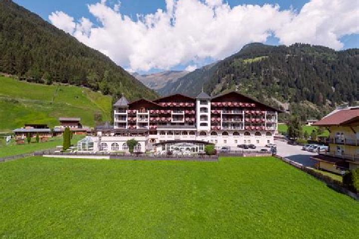 Sage, 34 — Escort in Neustift bei Guessing, Austria