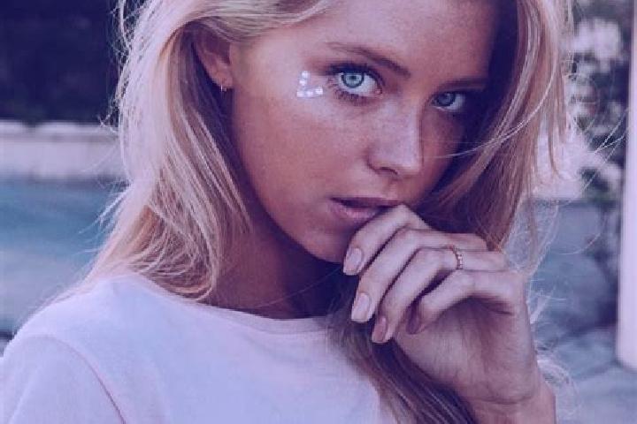 Sage, 35, a blonde blue-eyed mediterranean companion based in Mountainburg. Offering GFE, Roleplay, Erotic Massage, Massage, Party Girl. Available for incall...