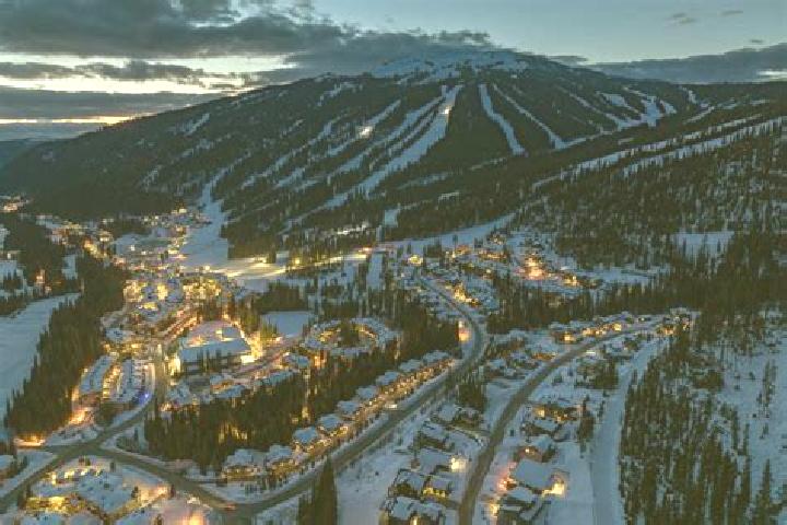 Sage, 36 — Escort in Sun Peaks, Canada
