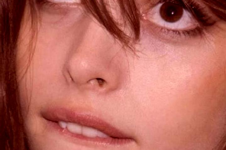 Sage, 37, a chestnut dark-eyed caucasian companion based in Obigarm. Offering Party Girl, A-Level. Available for incall and outcall, day and evening dates.