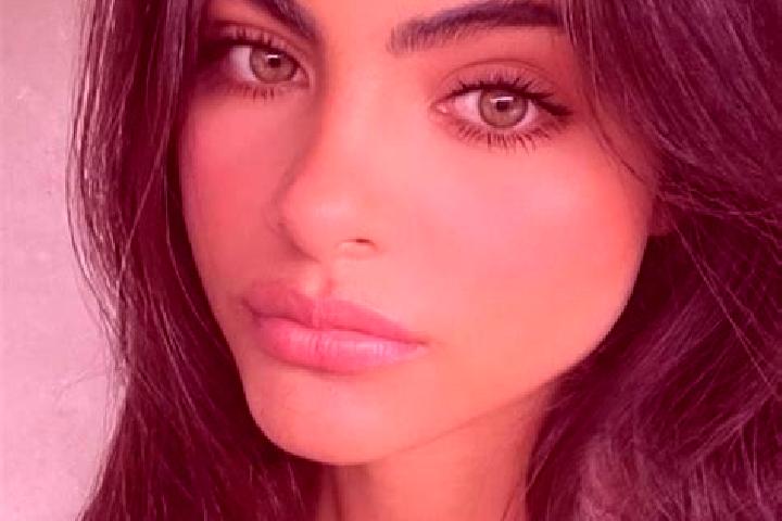 Sage, 38, a red dark-eyed indian companion based in Bridgehampton. Offering Duos, Erotic Massage, Party Girl, BDSM. Available for incall and outcall, day and...