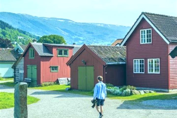 Sage, 38 — Escort in Vikoyri, Norway