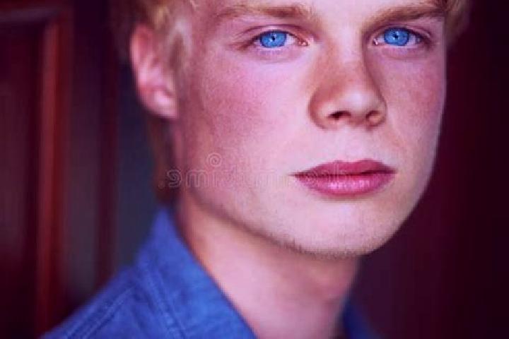 Sage, 39, a blonde blue-eyed caucasian companion based in Lipany. Offering Domination, BDSM, Dinner Date. Available for incall and outcall, day and evening d...
