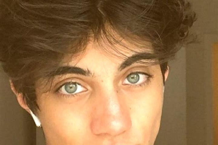Sage, 39, a chestnut grey-eyed caucasian companion based in El Rompido. Offering Tantra, OWO, Domination. Available for incall and outcall, day and evening d...