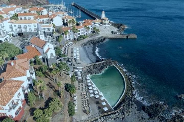 Sage, 39 — Escort in Canical, Portugal