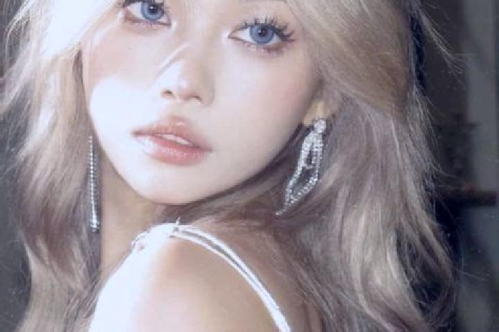 Scarlett, 20, a blonde brown-eyed asian companion based in Nedra. Offering Domination, Massage, BDSM. Available for incall and outcall, overnight bookings av...