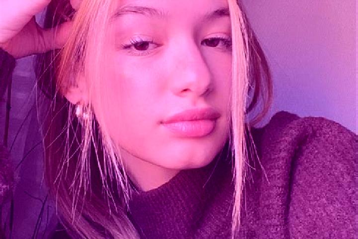 Scarlett, 20, a blonde brown-eyed indian companion based in Chilchinbito. Offering Prostate Massage, Deep French Kissing, Domination. Available for incall an...